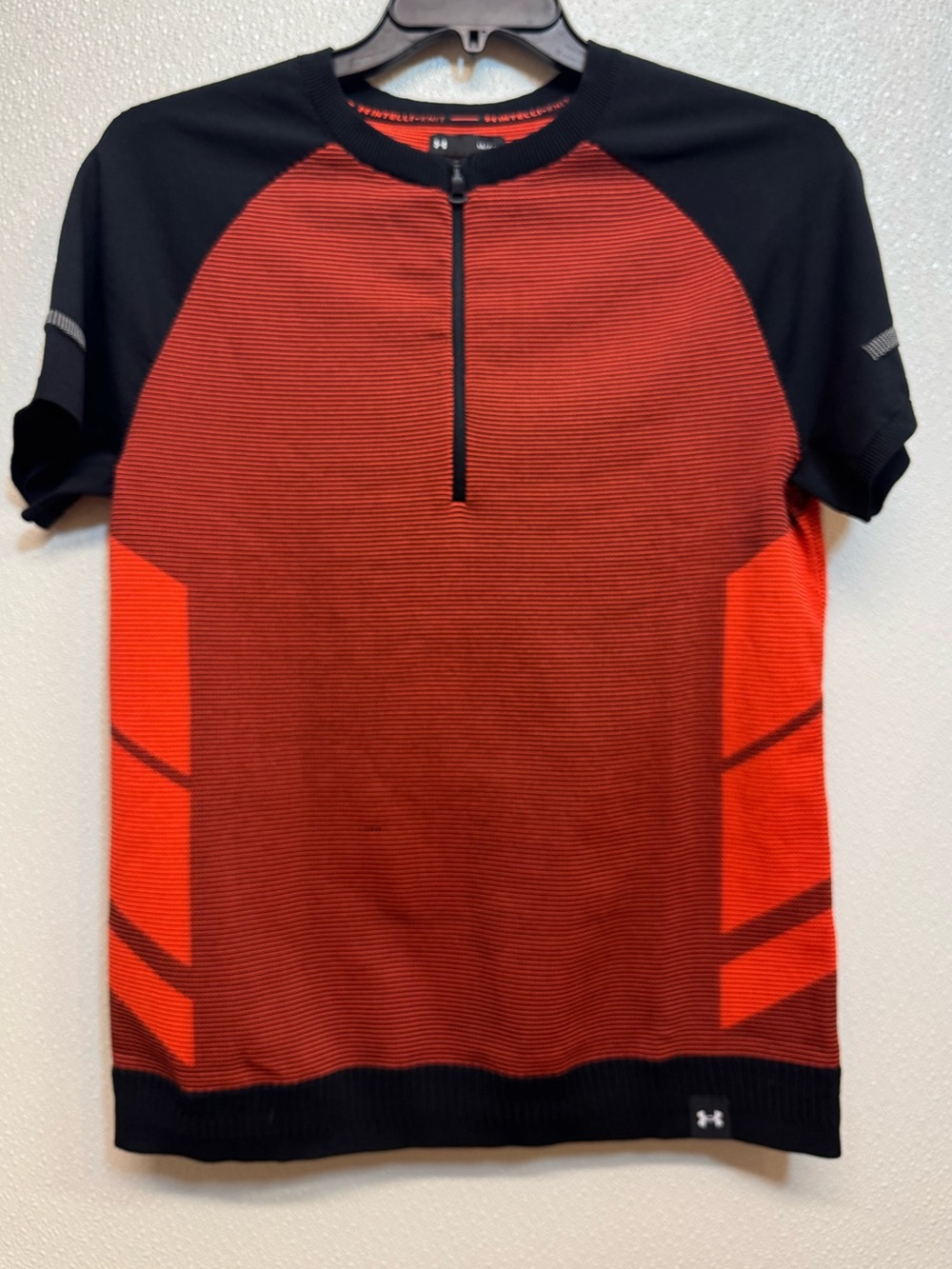Men's Under Armour Orange & Black Athletic Half-Zip Top Sz L (D-82)